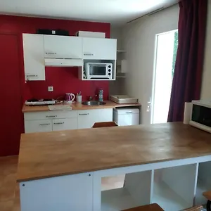 Studio En Rez-de-jardin Dans La Verdure , Aix-en-Provence France