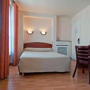 ** Отель Saint Quentin Франция
